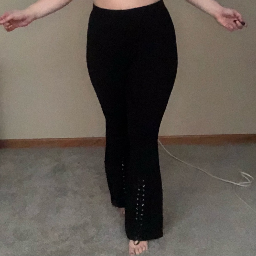 Cute Lace-Up Flare Legging